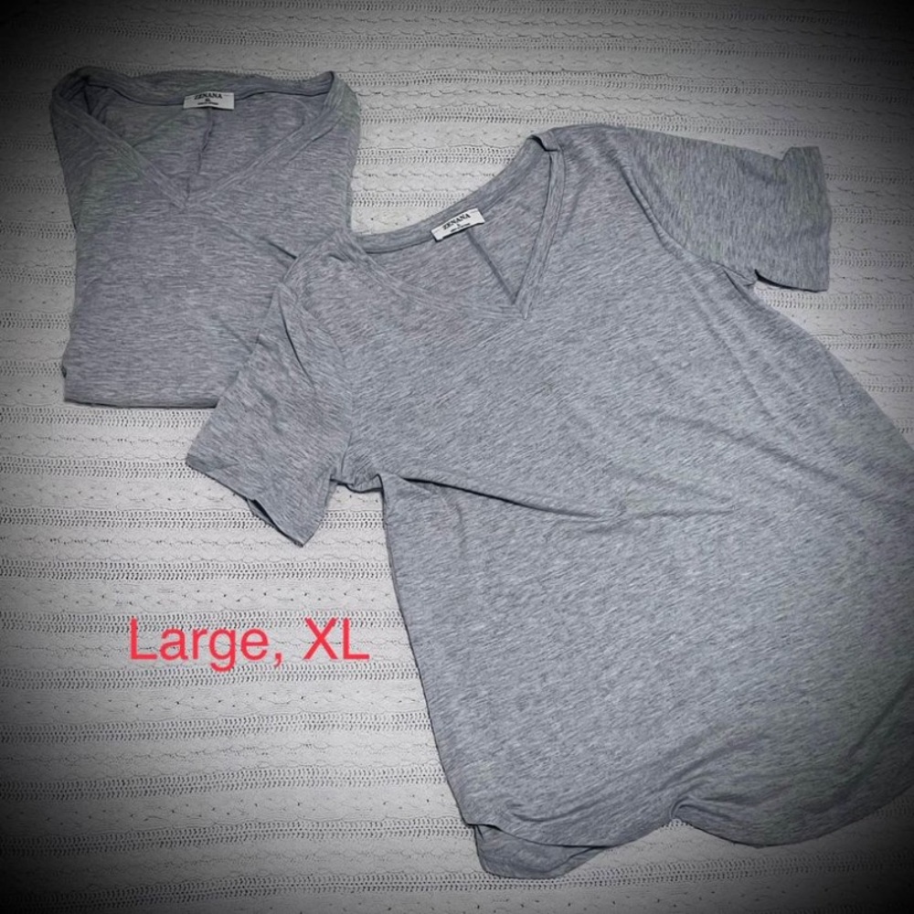 Zenana Brand new v neck top